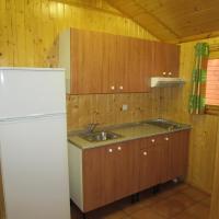 Kuchyň nebo kuchyňský kout v ubytování Camping-Bungalows Ciudad de Albarracín