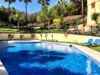 Bazén v ubytovaní La Terraza Apartment Elviria Marbella alebo v jeho blízkosti