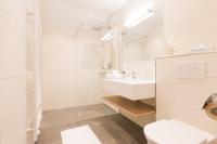 A bathroom at Felsners Hotel & Restaurant