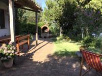 A garden outside Cottage Torre Elena - Staletti