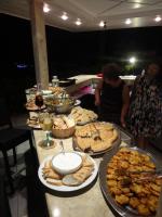 Φαγητό σε αυτό το διαμέρισμα ή κάπου εκεί κοντά