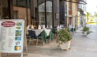 Reštaurácia alebo iné gastronomické zariadenie v ubytovaní Hotel Villa del Son