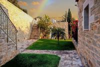 Zahrada ubytování Hectoras Villa in Plaka BY APOKORONAS-VILLAS