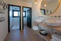 Kúpeľňa v ubytovaní La Concha Boutique Apartments - Adults Only