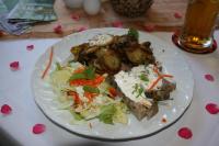 Jídlo v penzionu nebo okolí