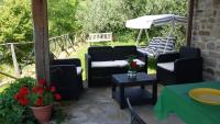 Posedenie v ubytovaní Agriturismo Il Monte - Piscina tra gli Ulivi, Maneggio con Cavalli e WIFI