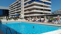 Bazén v ubytovaní Apartamento céntrico Puerto Banús alebo v jeho blízkosti
