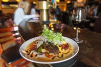 Φαγητό σε αυτό το ξενοδοχείο ή κάπου εκεί κοντά