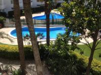 Bazén v ubytovaní Holidays Royal Marine alebo v jeho blízkosti