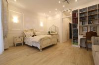 Posteľ alebo postele v izbe v ubytovaní Luxurious Athenian Apartment