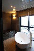 Louis Boutique Hotelにあるバスルーム