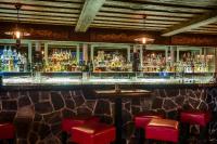 Lounge alebo bar v ubytovaní APLEND Wellness Hotel Borovica