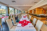 Khu vực ghế ngồi tại Palm Beach Resort Families and Couples only