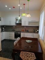 Kuchyň nebo kuchyňský kout v ubytování Asimelia Luxury Apartment