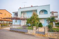 Budynek, w którym mieści się apartament