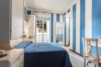A kitchen or kitchenette at Hotel Villa Pina