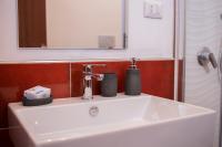 A bathroom at Sandalia B&B