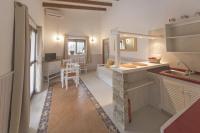 A kitchen or kitchenette at Viviendas Los Olivos - Formentera Break