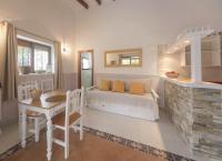 A seating area at Viviendas Los Olivos - Formentera Break