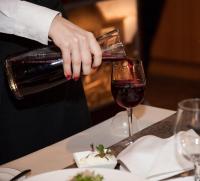 Ποτά στο Pesa Hotel