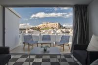 Posezení v ubytování Bright Apartment with Stunning Acropolis Views! SG5