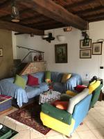 A seating area at La casa tra i vigneti
