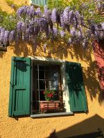 A garden outside La casa tra i vigneti