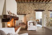 A seating area at La Casa di Alice