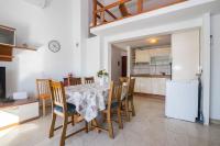 Kuchyň nebo kuchyňský kout v ubytování Apartments Antonija
