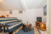 TV a/nebo společenská místnost v ubytování Apartments Antonija