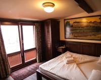 Łóżko lub łóżka w pokoju w obiekcie Boat Hotel Matylda