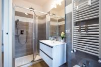 A bathroom at Jolie Julie Accomodation