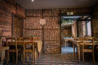 Restaurace v ubytování Auberge de la Lesse