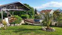 Vonkajšia záhrada v ubytovaní Apartment in Crikvenica 5516