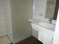 A bathroom at Hotel Restaurant zum Schwan