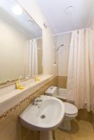 A bathroom at Hostal Edreira