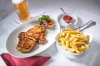 Jídlo v hotelu nebo okolí