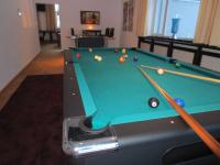 Stół bilardowy w obiekcie Hotel Rader