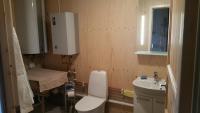 Ein Badezimmer in der Unterkunft Bitterna Åkatorp