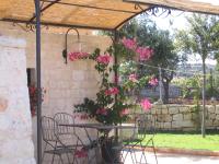 A garden outside Vacanza In Puglia