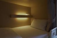 About A Bed Hostel Chiangmaiにあるベッド