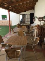 Reštaurácia alebo iné gastronomické zariadenie v ubytovaní Apartamentos Rurales Las Caleras