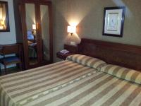 B&B HOTEL Gijón Centro Begoñaにあるベッド