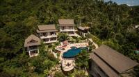 Una vista aérea de un complejo turístico con piscina. en Koh Phangan Pavilions Serviced Apartments, en Thong Nai Pan Noi