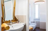 A bathroom at Guest House Poerio88