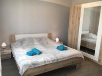 Posteľ alebo postele v izbe v ubytovaní Apartment Kumicic - 3 Bedrooms