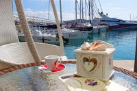 Príslušenstvo na prípravu kávy alebo čaju v ubytovaní Marina Frapa Resort Rogoznica