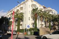 Budova, kde se aparthotel nachází
