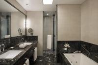 Alvear Art Hotelにあるバスルーム