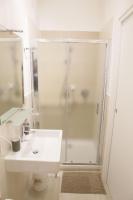 A bathroom at SoleLuna Fiera 6 Rooms